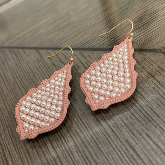 Blush Pink & Pearl Kendra Inspired Earrings - Picture 2 of 12